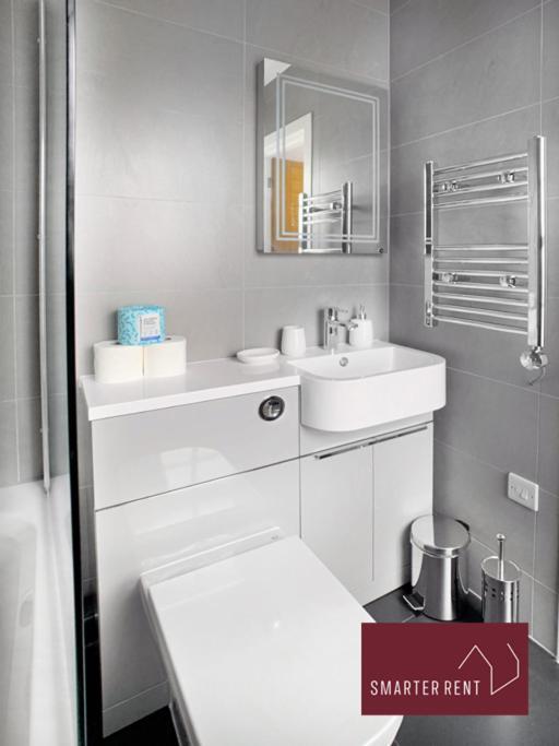 Eton, Windsor - 1 Bedroom First Floor Apartment - Parking Exteriör bild